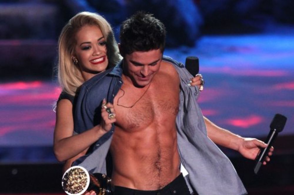 Rita Ora skinula Zeka Efrona na dodeli MTV nagrada!