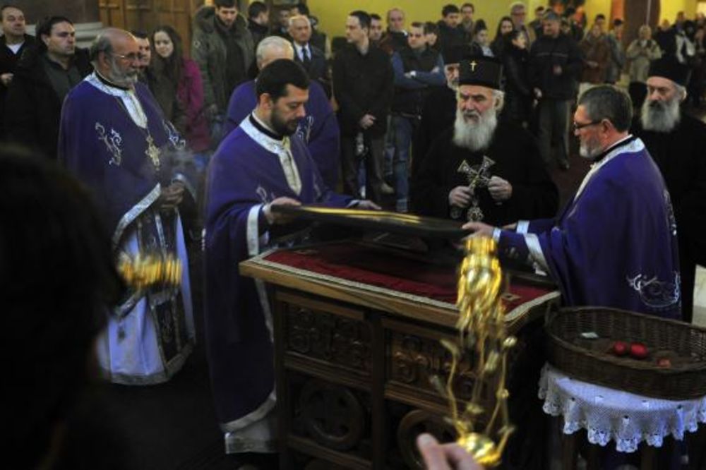 VELIKA SUBOTA: Patrijarh Irinej služio liturgiju u Crkvi Svetog Marka