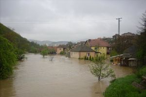 SA PLANINE SE ODJEDNOM SRUČILA VODA: Više sela kod Kuršumlije poplavljeno posle olujnog nevremena