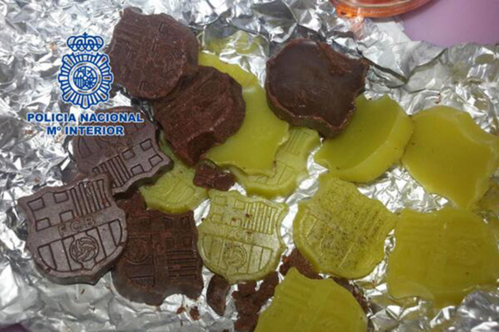 BIZARNO: Prodavali čokoladice u obliku grba Barselone sa dodatkom marihuane
