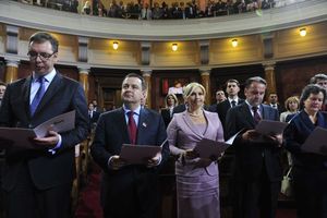 Vučić u Skupštini priredio koktel povodom izbora vlade