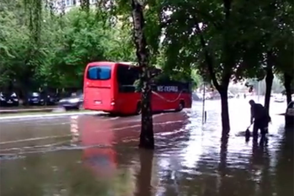 POGLEDAJTE: Kako je izgledao Niš posle grada i jakog pljuska!