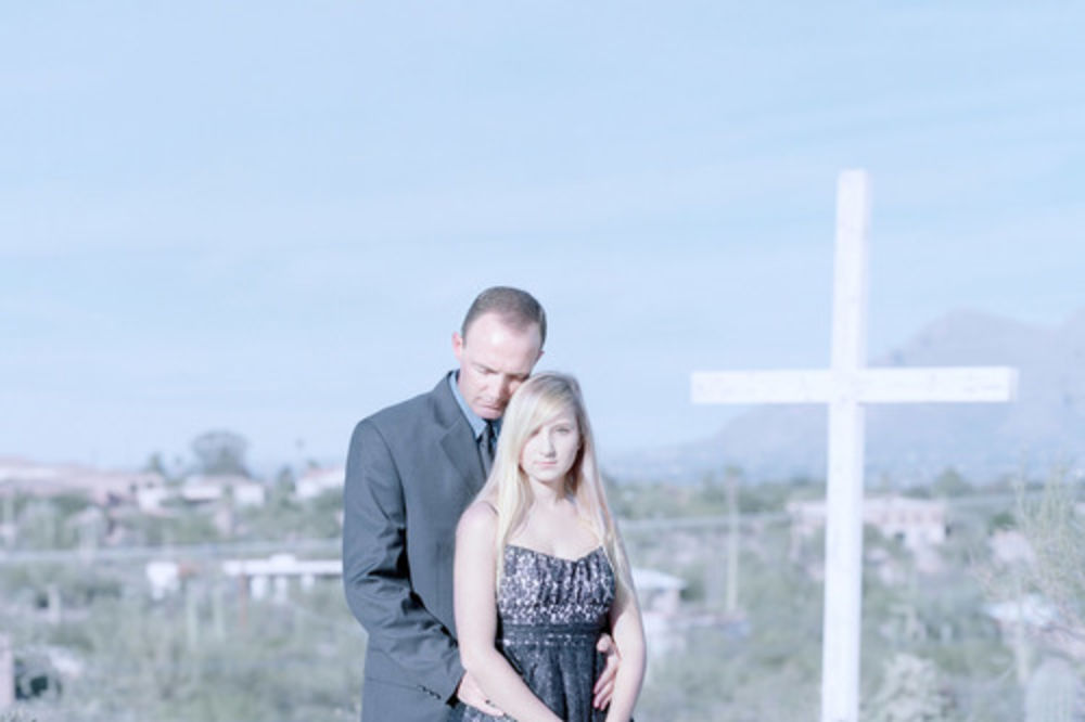 (FOTO) BIZARNI OBRED SAD: Devojčice se udaju za boga, očevi im čuvaju nevinost