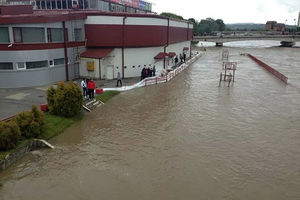 PLJUSAK U ČAČKU: Večeras poplavljeno 20 hektara useva!