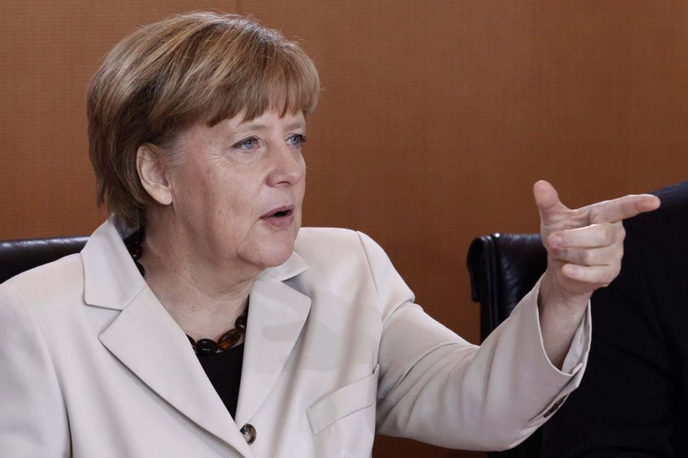 JASNA PORUKA MOSKVI IZ BERLINA: Merkelova se zalaže za privredne sankcije Rusiji!