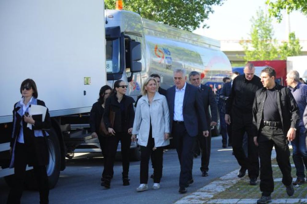 Predsednik Nikolić poslao konvoj humanitarne pomoći najugroženijima