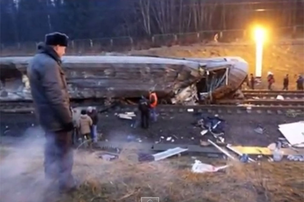 (VIDEO) KRVAVA DRAMA: 6 poginulih i 44 ranjenih u sudaru dva voza kod Moskve