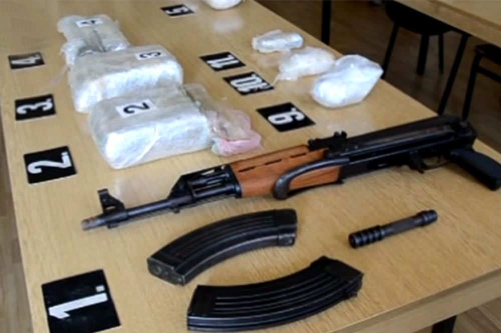 Bure puno oružja i droge pronađeno u Dimitrovgradu