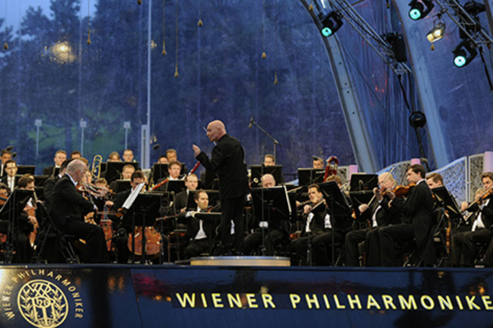 TRADICIJA: Bečka filharmonija svirala za 40.000 ljudi