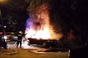 NAPAD NA ADVOKATA: Zapaljen džip u centru Beograda