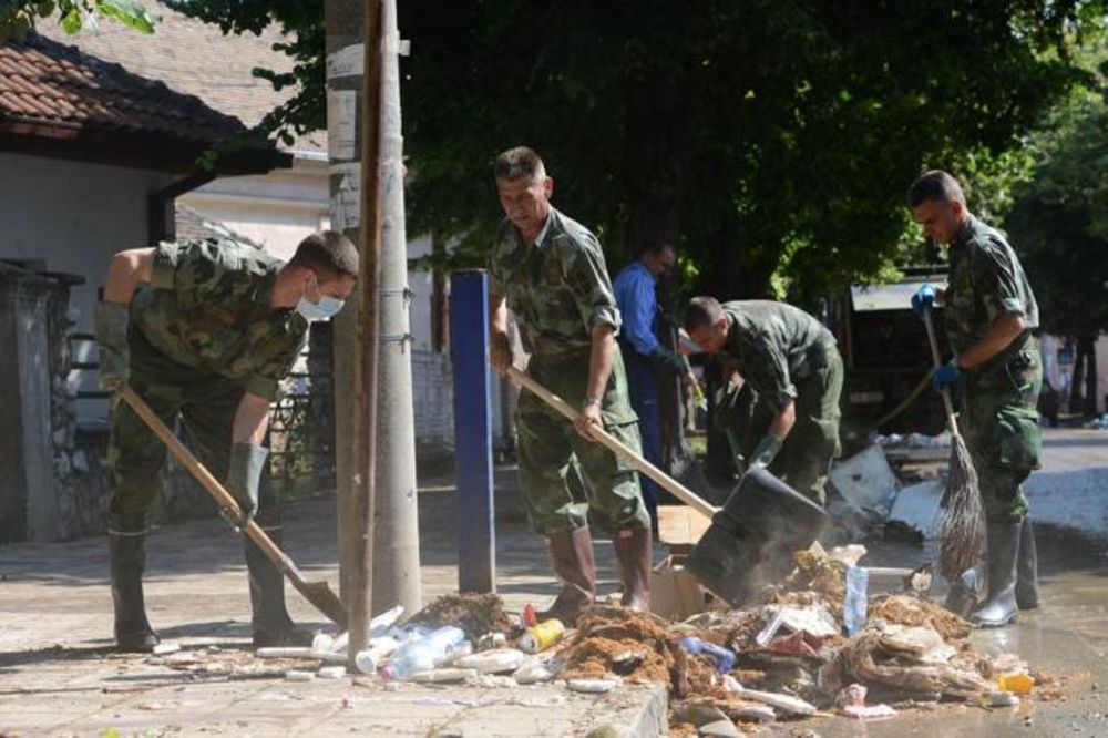 OBRENOVAC: Vojska ukolnila 15.000 tona kabastog smeća