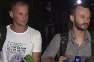 (VIDEO) KONAČNO IH PUSTILI: Ukrajinci oslobodili uhapšene ruske novinare