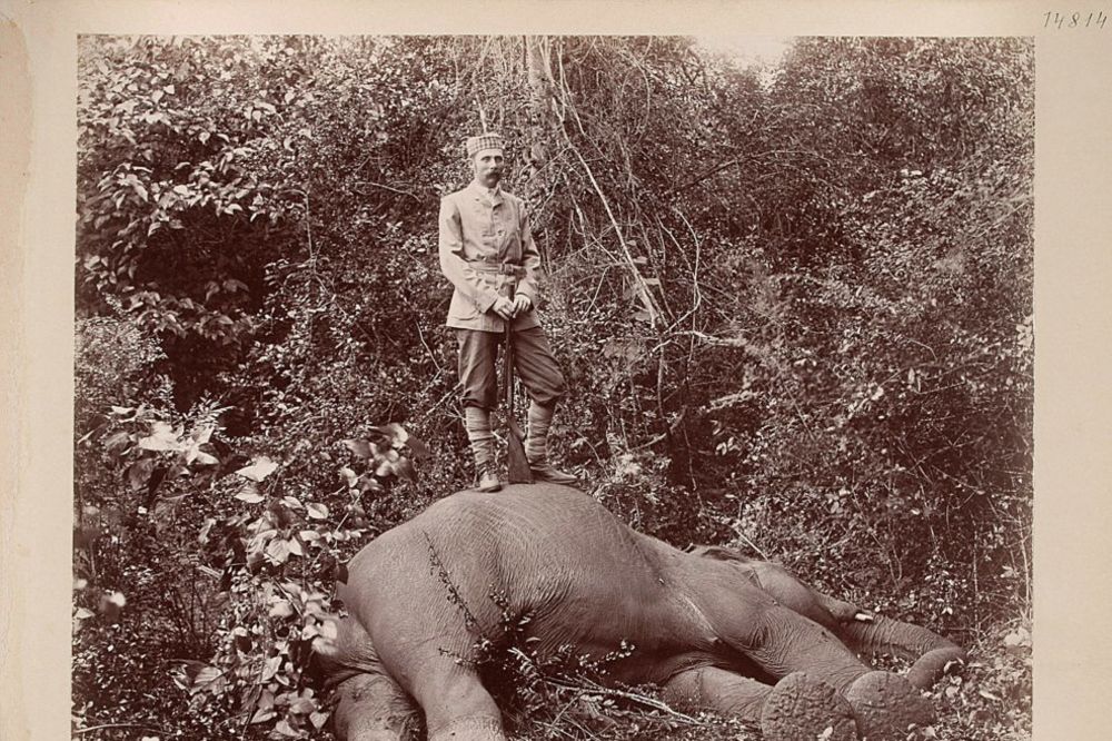 POZIRA S PLENOM: Franc Ferdinand obožavao da lovi po svetu!