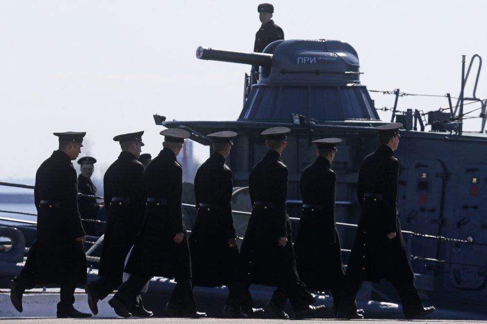 NEK SE RAZMRDAJU: Rusija poslala 24 ratna broda u Baltik