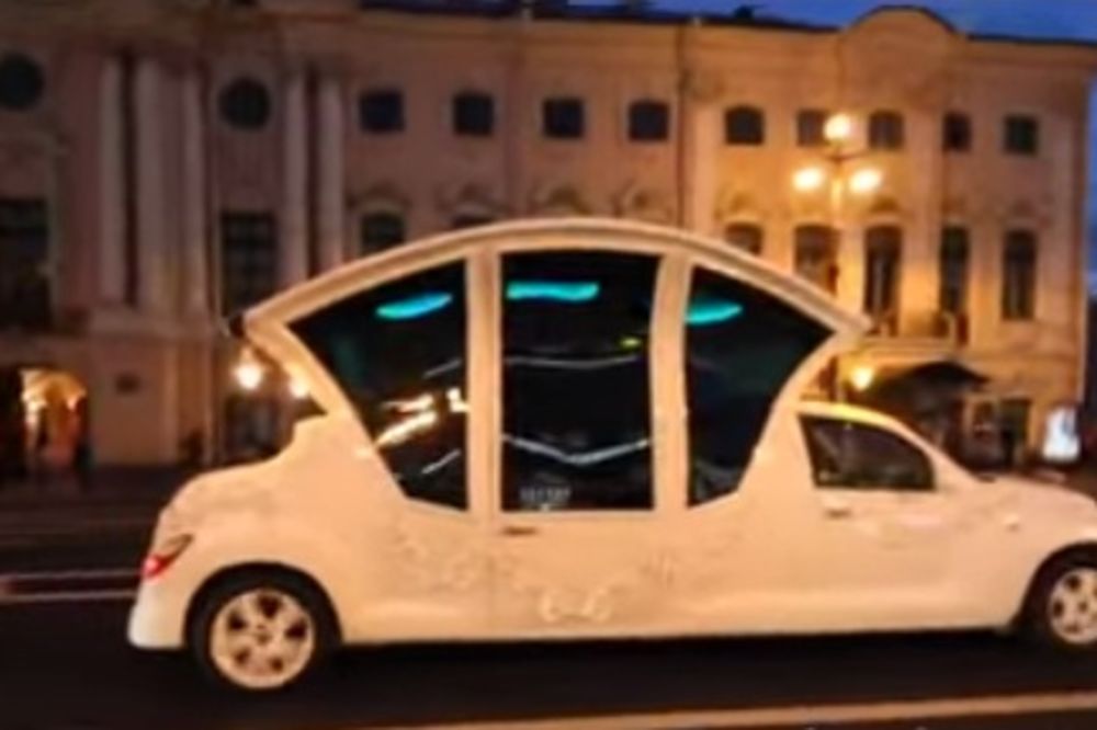 KIČ NA TOČKOVIMA: Rusi napravili limuzinu za svadbe