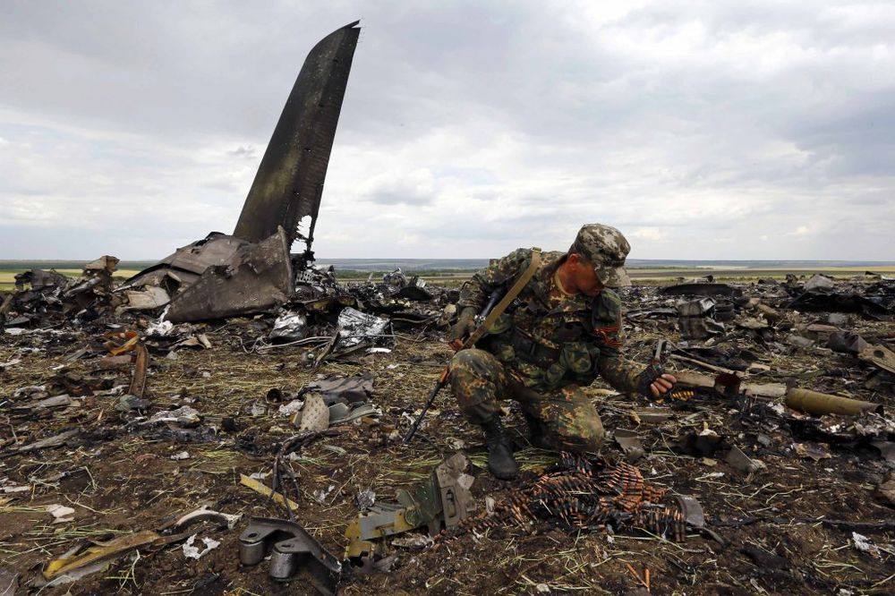 Dan žalosti zbog pogibije 49 vojnika u rušenju aviona kod Luganska