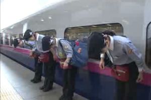 BRZI KAO MUNJA: Japanci voz očiste za samo 7 minuta!