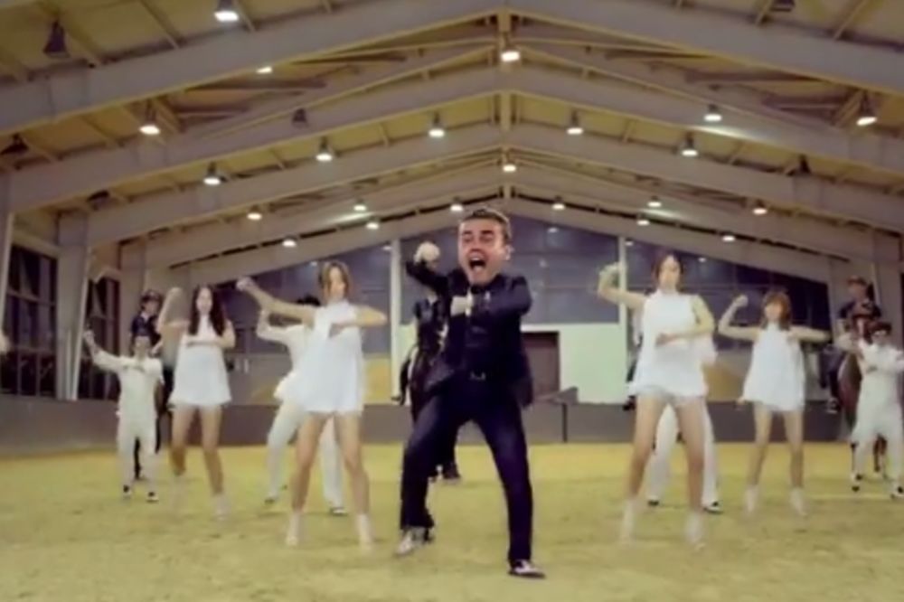 RUSI ISMEVAJU SVOG GOLMANA: On igra Gangnam, Aršavin mu se smeje