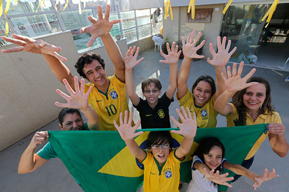 AMAJLIJA ZA SP: Fudbalerima Brazila sreću donosi šestoprsta familija Silva!