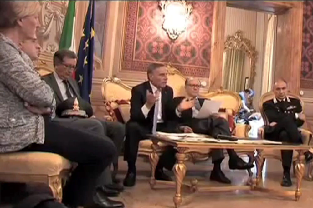 (VIDEO) ŠUT KARTA: Nikad niko u Italiji nije tako brzo smenjen kao ovaj političar