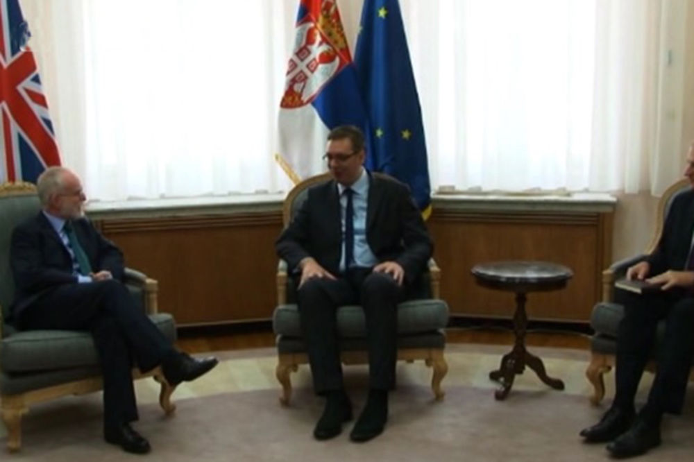 DOBRODOŠLICA: Vučić primio novog britanskog ambasadora Denisa Kifa