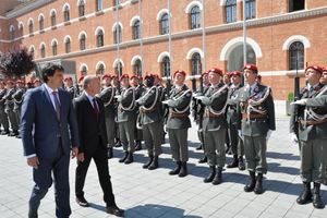 AUSTRIJA: Ministar Gašić dočekan uz gardu i himnu