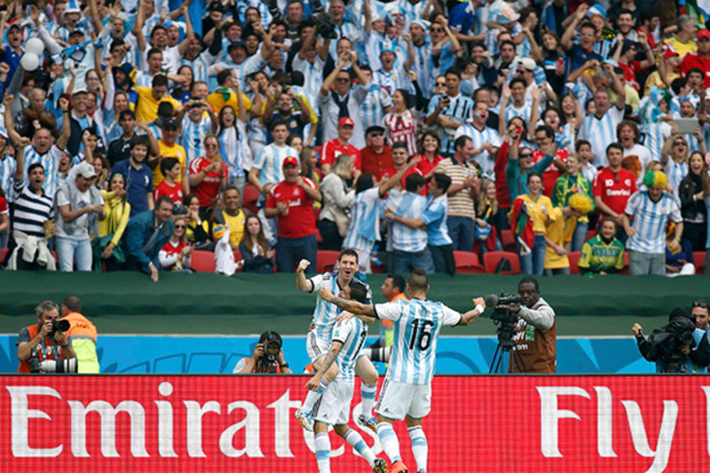 (VIDEO) EMOTIVCI: Argentinci plakali od sreće posle gola Di Marije
