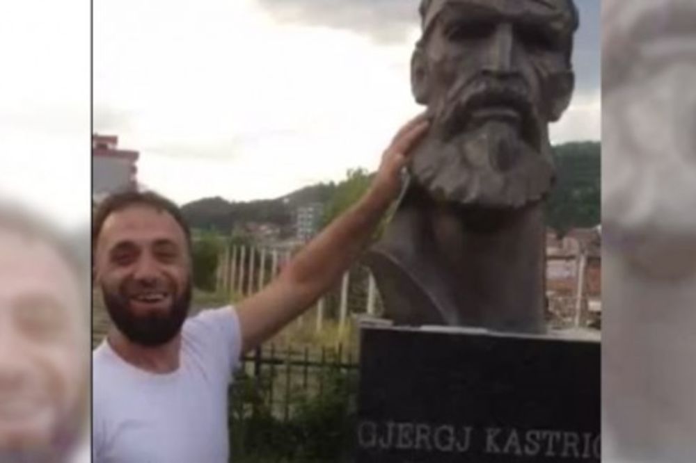 RAZBESNELI ŠIPTARE: Džihadisti u Kačaniku šamarali spomenik Skenderbega