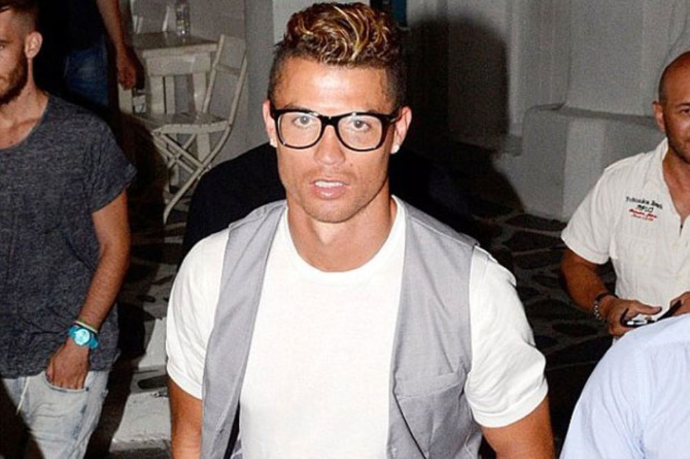 A GDE JE IRINA? Ronaldo se bez devojke provodi na Mikonosu