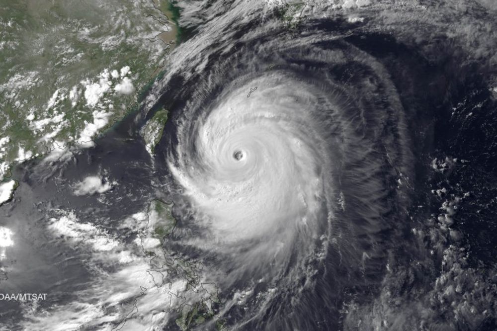 JAPAN: Tajfun Neoguri pogodio Okinavu sa 250 kilometara na sat!
