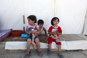 STRAVA I UŽAS NA KOSU: Deca izbeglice se smeštaju u zatvore zajedno sa kriminalcima