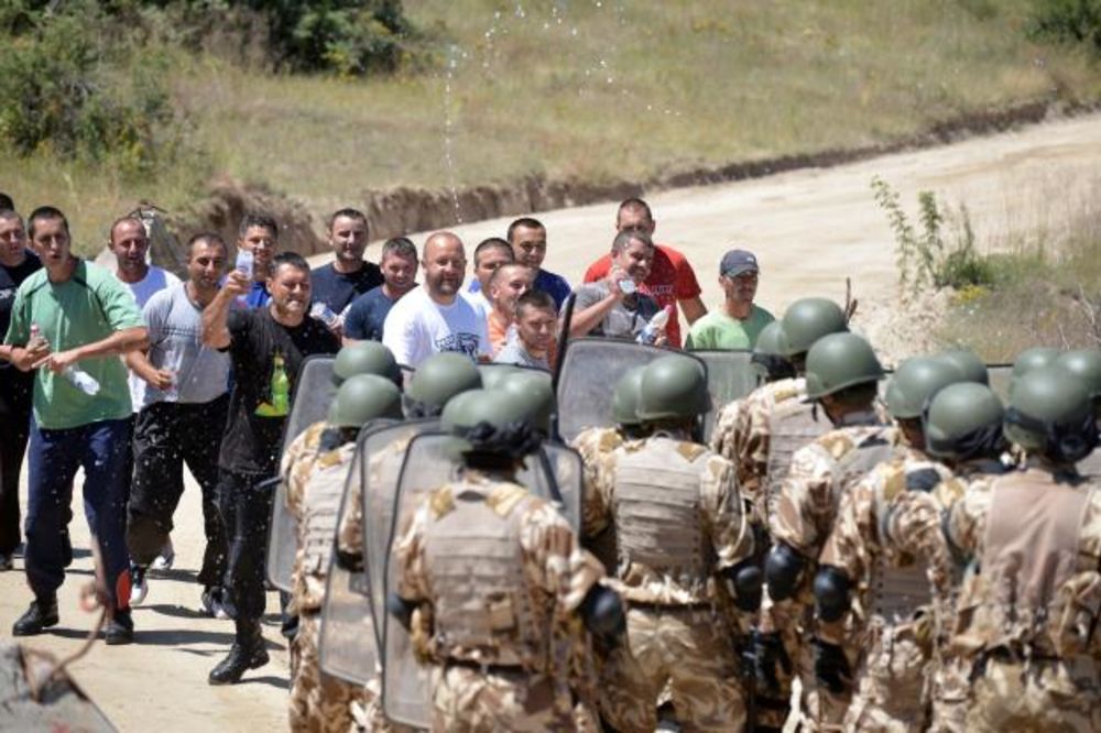 Platinasti vuk 2014: Vojska Srbije izvela prepad na konvoj!