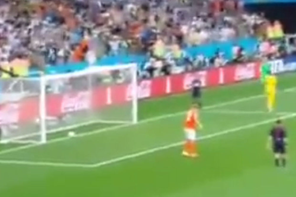(VIDEO) PROCENITE SAMI: Da li je Vlar postigao gol iz penala na meču sa Argentinom?