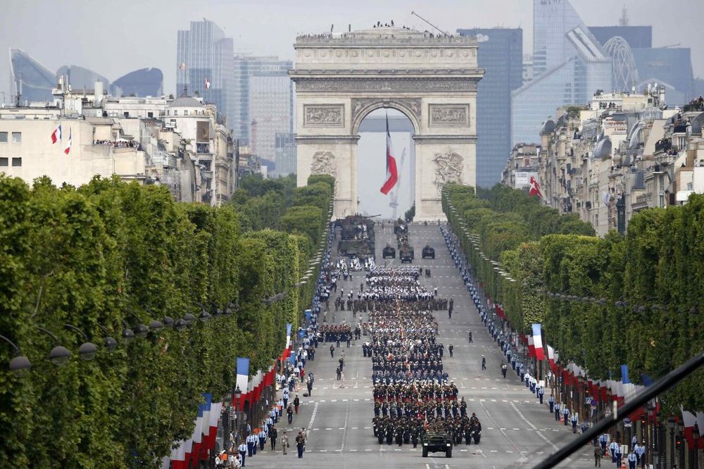 OVAKO MARŠIRAJU FRANCUZI: Vojna parada za Dan pada Bastilje