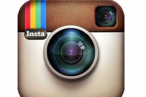 POGODITE KO JE NA SLICI: Na današnji dan pre 4 godine objavljena prva Instagram fotografija!