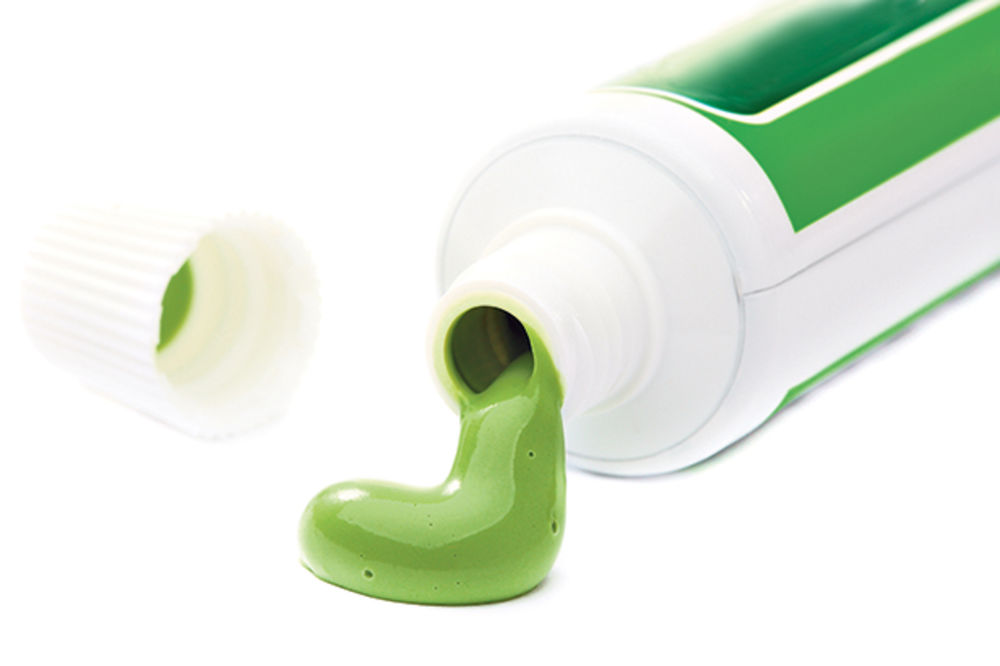 OČISTITE LICE: Rešite se mitisera uz pomoć paste za zube