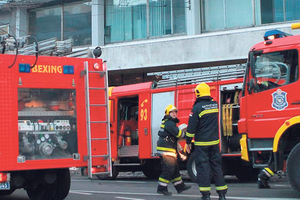 POŽAR U ČAČAKU: Izgorela šivara u naselju Avenija, lakše povređen vlasnik