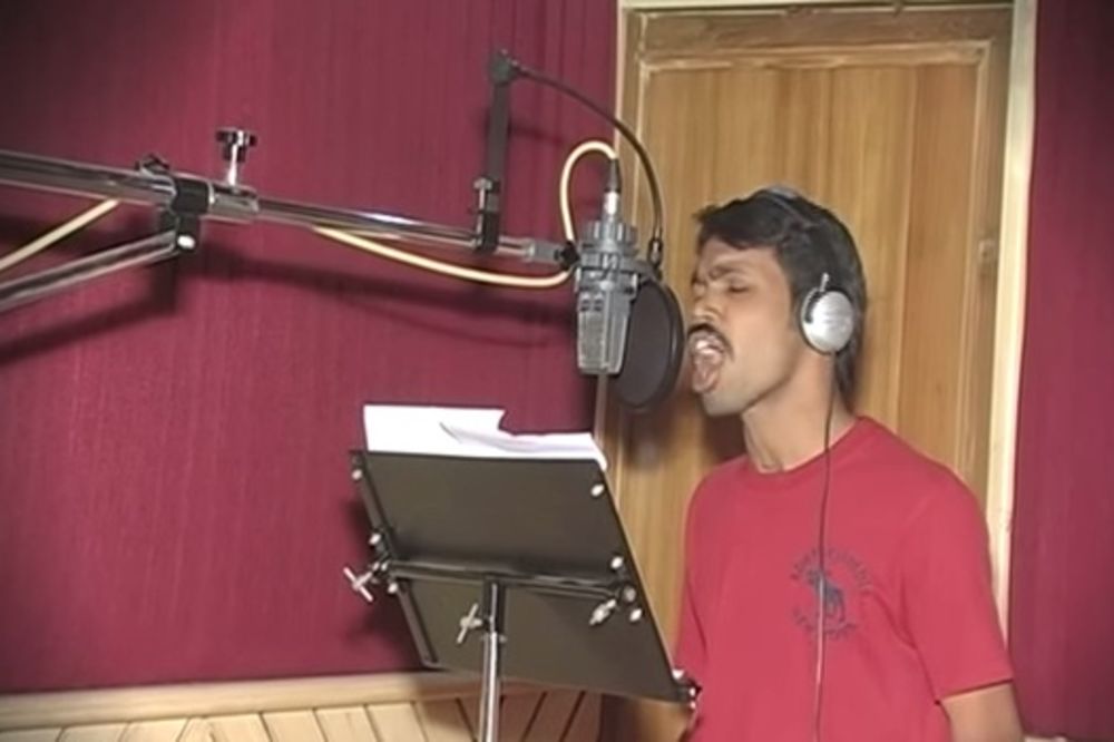 NOVI KRALJ INTERNETA: Ovaj Indijac je snimio najgoru pesmu ikad!