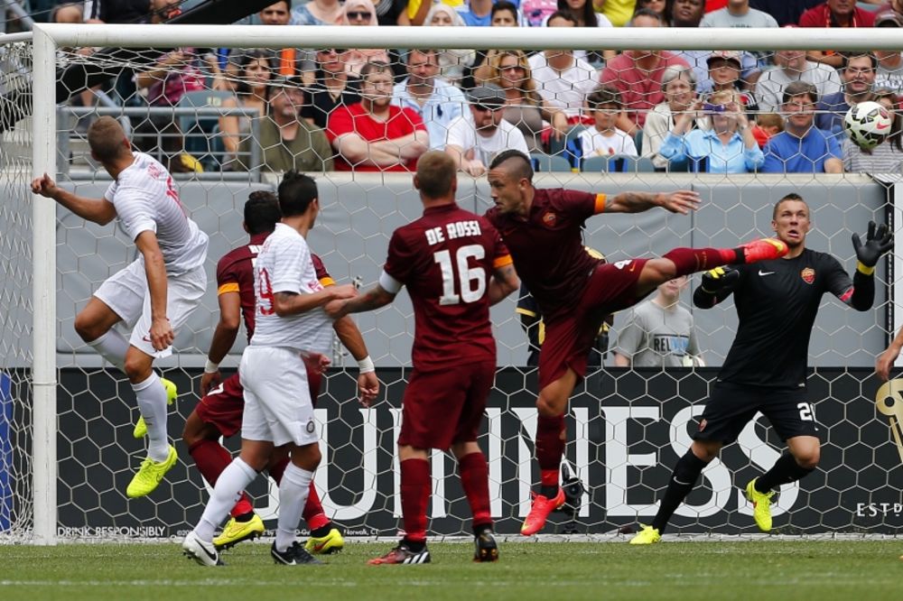(VIDEO) GOL VIDIĆA: Srbin glavom matirao odbranu Rome, Inter slavio 2:0