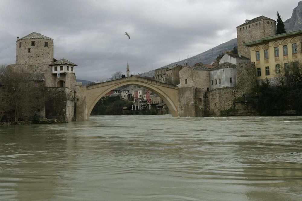 ZATRESLA SE HERCEGOVINA: Područje Mostara pogodio zemljotres jačine 2,7 stepeni Rihtera