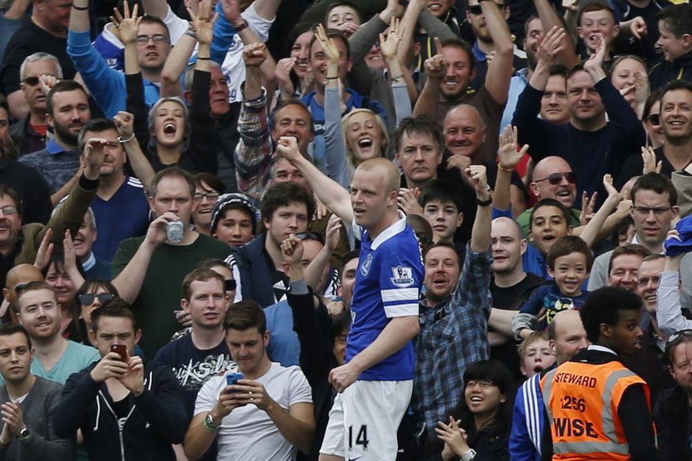 SJAJAN GEST: Fudbaler Evertona kupio karte nezaposlenim navijačima