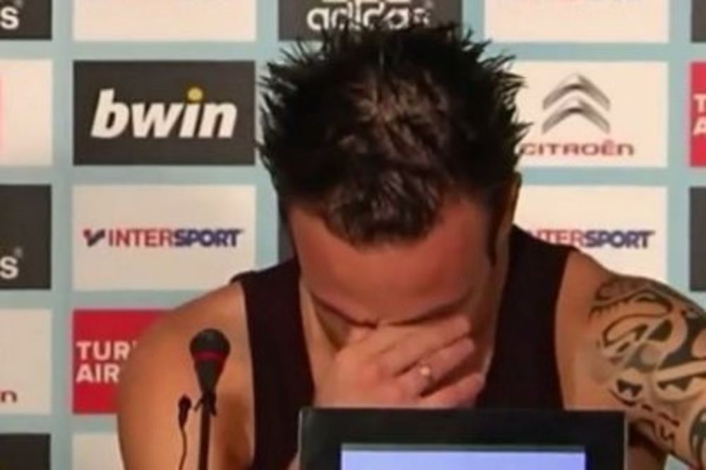 SAVLADALE GA EMOCIJE: Valbuena se rasplakao na rastanku od Olimpika