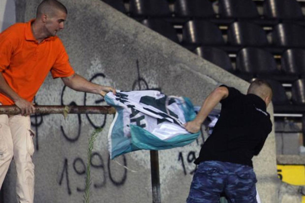 INCIDENTI U HUMSKOJ: Grobari oteli zastavu navijačima Ludogoreca