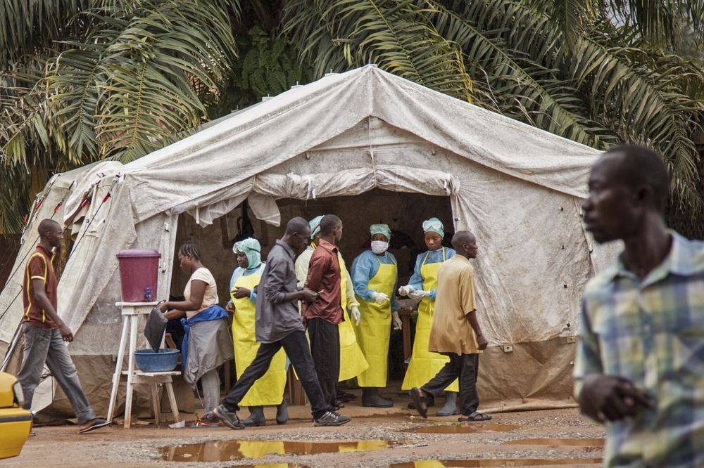 VLASTI LIBERIJE U PANICI: Građani i pljačkaši ulicama nose predmete obolelih od ebole!