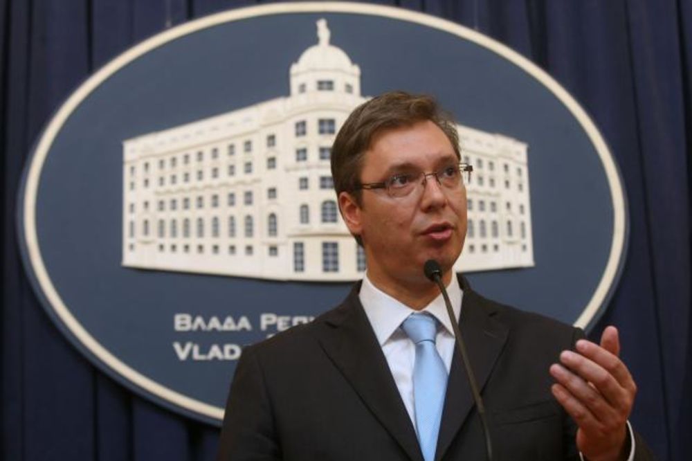 Vučić: Ovde sam dok god Srbija ne izađe iz krize