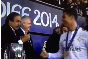 (VIDEO) GAF PLATINIJA: Predsednik UEFA Ronaldu hteo da uruči dve medalje