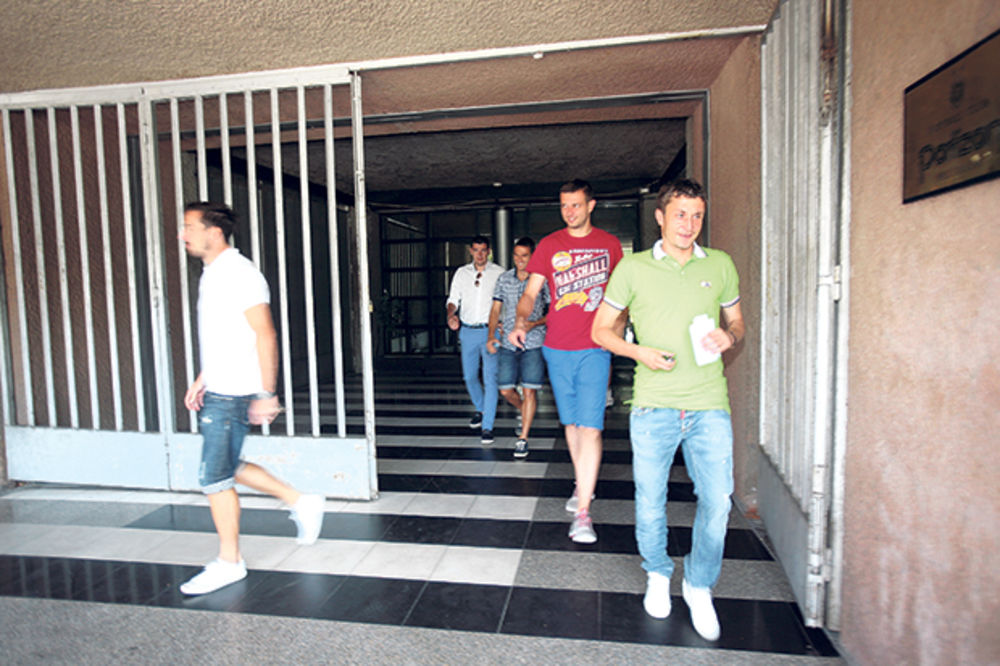Fudbaleri Partizana će dobiti dve plate za sedam dana!