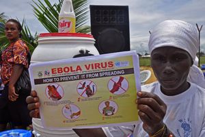 LEKARI BEZ GRANICA: Epidemija ebole se širi brže nego što stiže pomoć