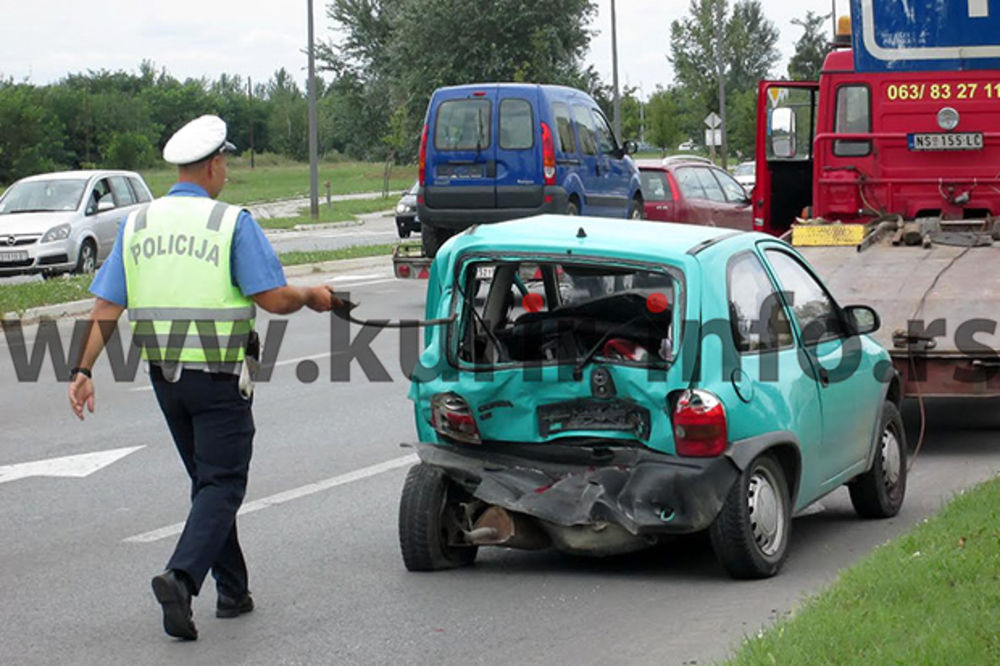SAOBRAĆAJKA U NOVOM SADU: Vozač opel korse poginuo u sudaru sa džipom!