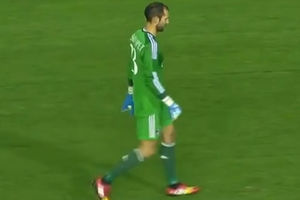 (VIDEO) OBRUKAO SE: Dijego Lopez na debiju za Milan primio gol sa 40 metara